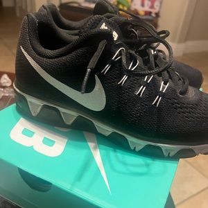 Nike Tailwind , black , used, gently worn, men’s 9 WMNs 10.5